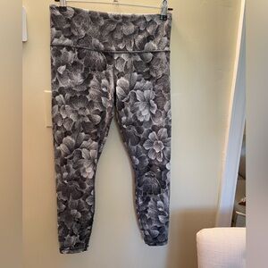 Athleta elation textured leggings, petite medium